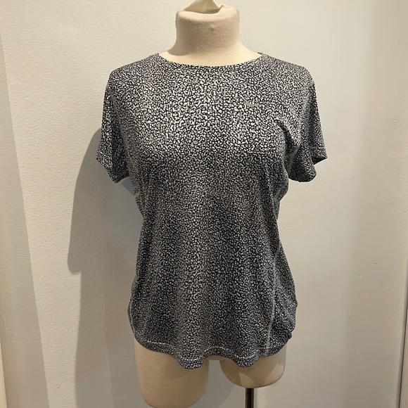 Nike workout top! - Picture 1 of 2